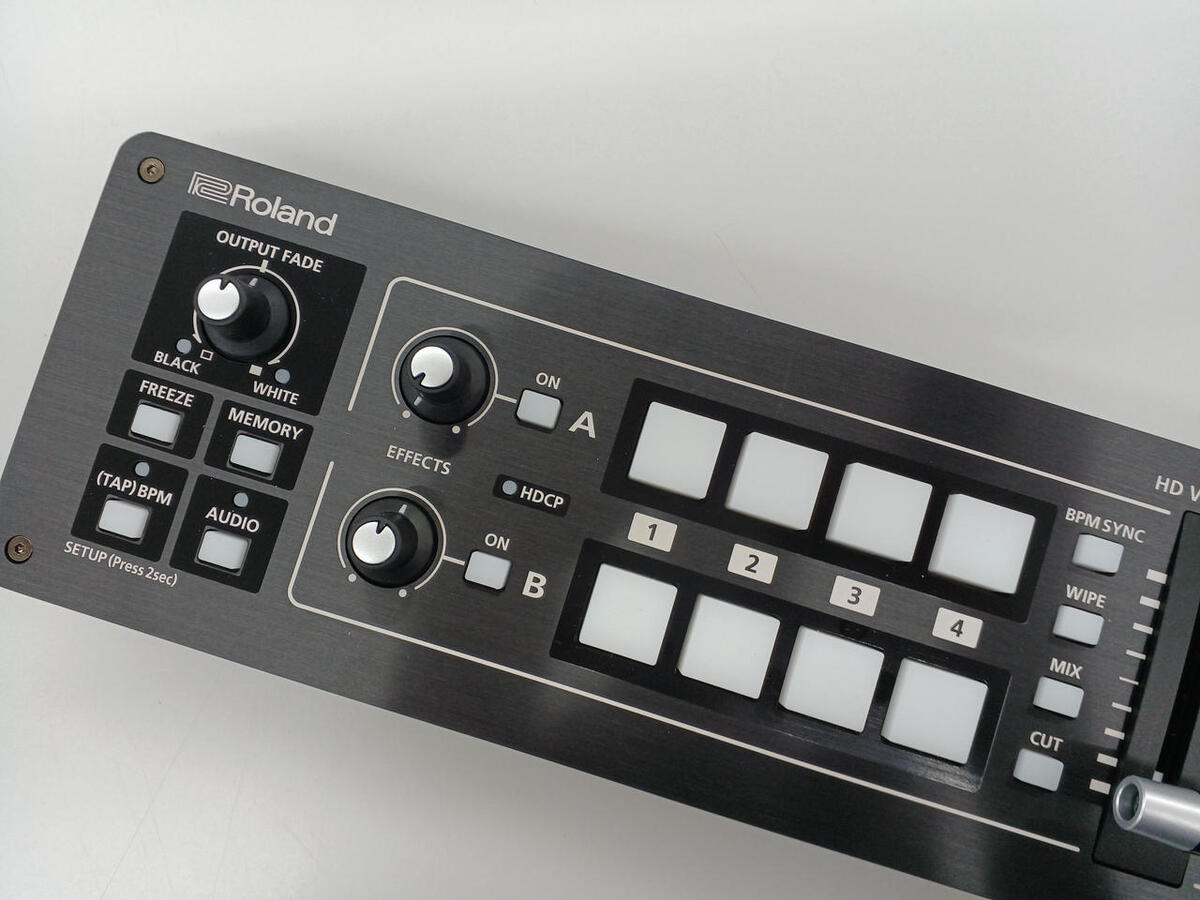 Roland V-1HD+ HD VIDEO SWITCHER -Full Working and Excellent Roland V-1HD+ HD VIDEO SWITCHER -Full Working and Excellent