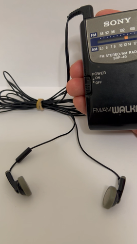 SONY WALKMAN Vtg SRF-49 Portable FM AM Radio w/Belt Clip+Earbuds Slide Rule Dial - Video 1 of 1
