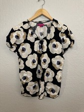 Large Beyond Scrubs Scrub Top White , Brow And Black Floral Short Sleeves