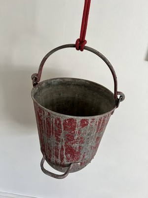 VINTAGE FEUEREIMER AUS VERZINKTEM STAHL ROT LONDON