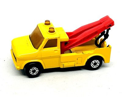 Matchbox Lesney Superfast 61 Ford Wreck Truck in gelb, dunkelgrauer Sockel, neuwertig!
