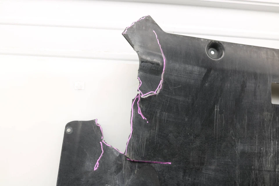 BMW 528I XDRIVE 2009-2010 3,0 L - vientre delantero/placa deslizante/protector contra salpicaduras Foto 2 de 4