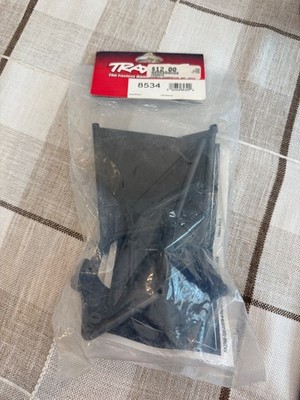 Traxxas 8534 Mounts suspension arm upper front left & right  Desert Racer 4WD
