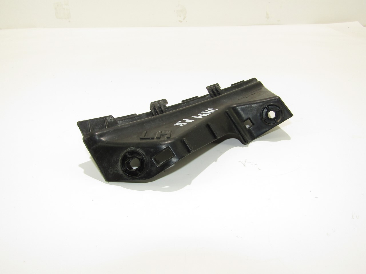 Genuine OE Bracket Bumper 86551A4000 For Kia 86551-A4000 online 