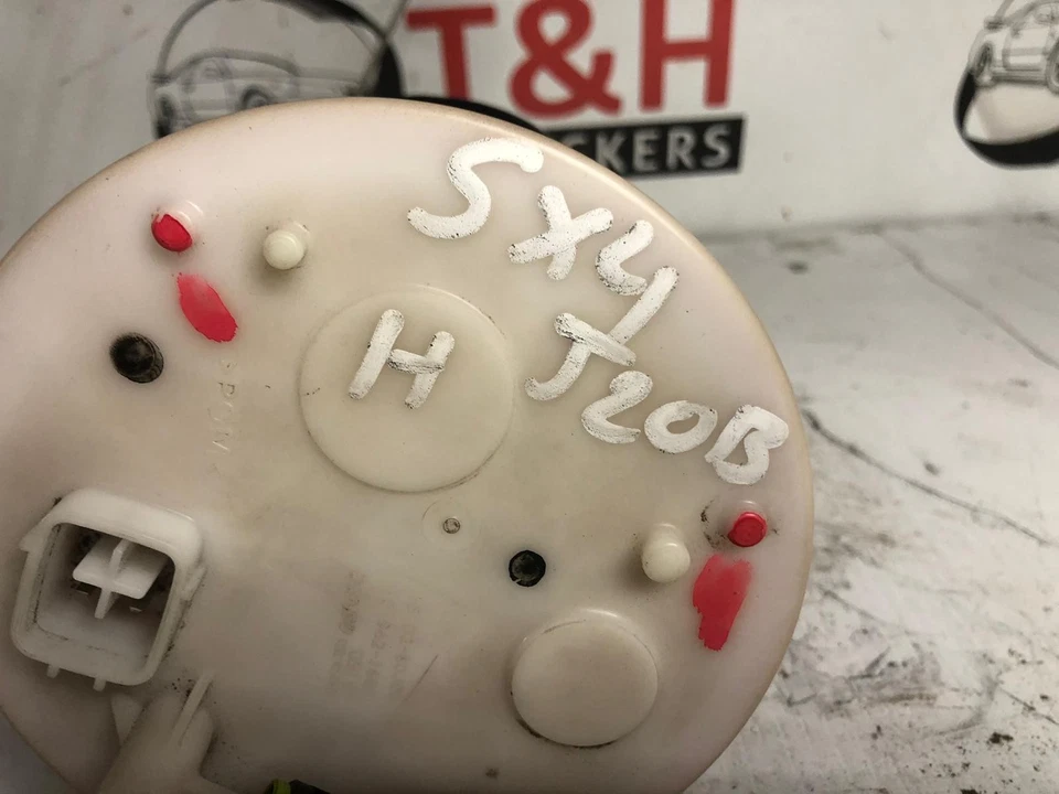  -  Suzuki SX4  Fuel Pump  - image 2 of 3