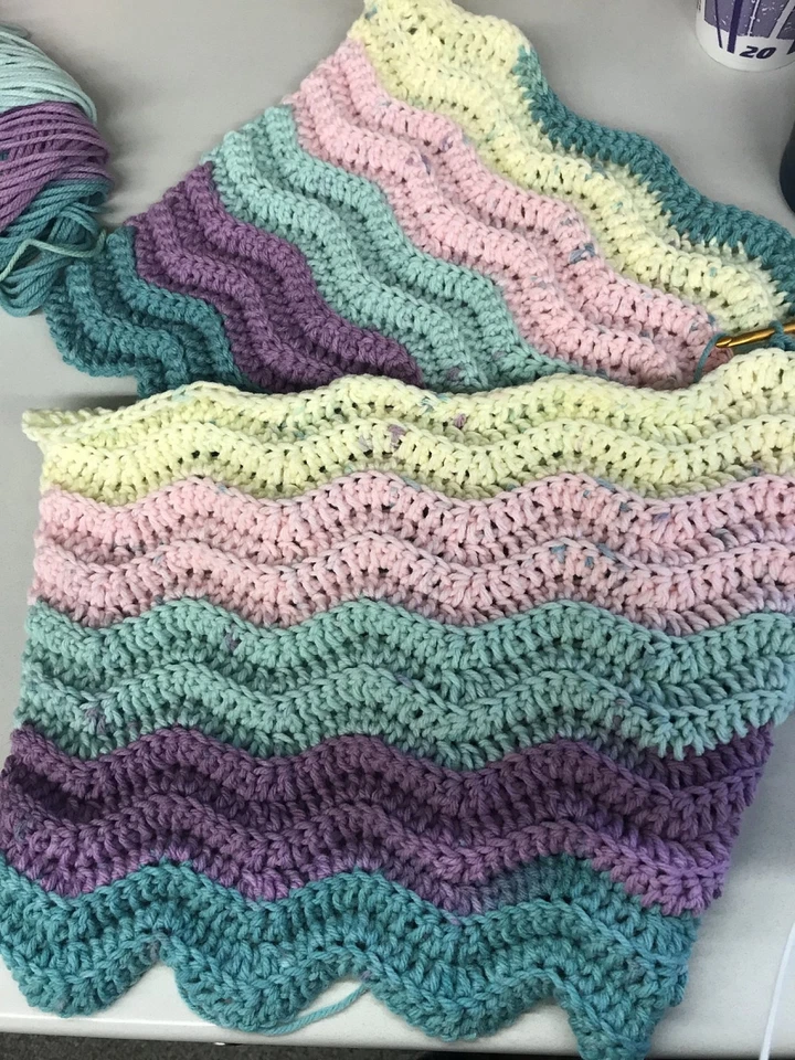 Caron Big Cakes Boysenberry Acrylic Yarn 10.5 oz 603 yd Medium Weight 4 - Image 3 of 4