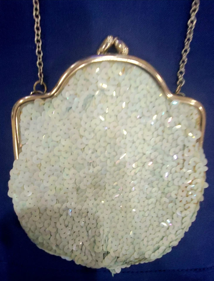 Cartera Muñequera Vintage Pequeña Opalescente Azul Claro Lentejuelas Cierre Beso-Cerradura Foto 3 de 4