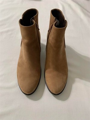 ECCO Women's Size 5 Tan/Beige Suede Ankle Boots - Very Good Condition
