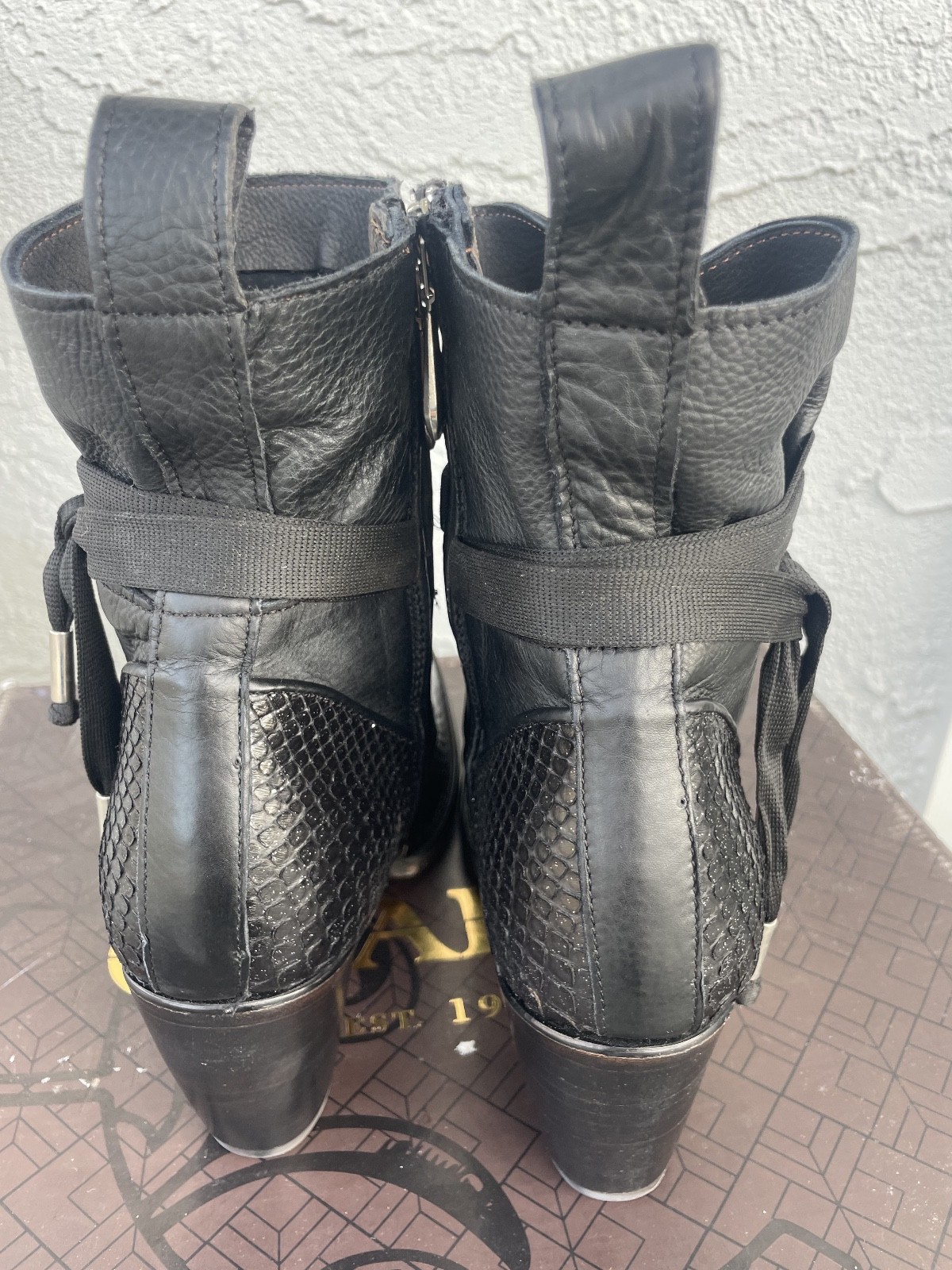 Cuadra Women's Black Python Perfect Condition 8.5 - image 5