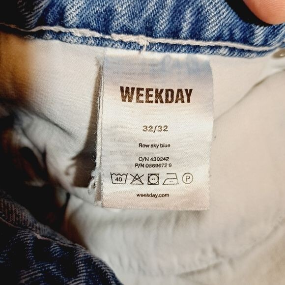 Pantaloncini jeans Weekday Fila lavaggio medio taglio taglia 32