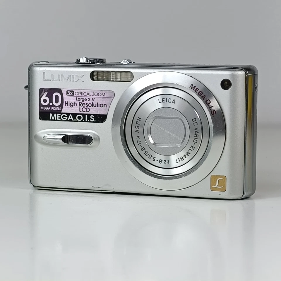 Panasonic Digital Camera Panasonic Lumix DMC-FX9 Digital Camera, Battery + Card, photo 1 of 5