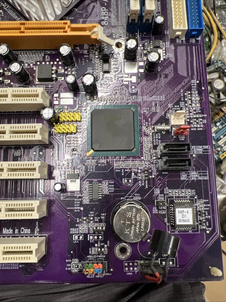 EliteGroup Computer Systems  848P-A , Socket 478 , Intel Motherboard - Image 3 of 4