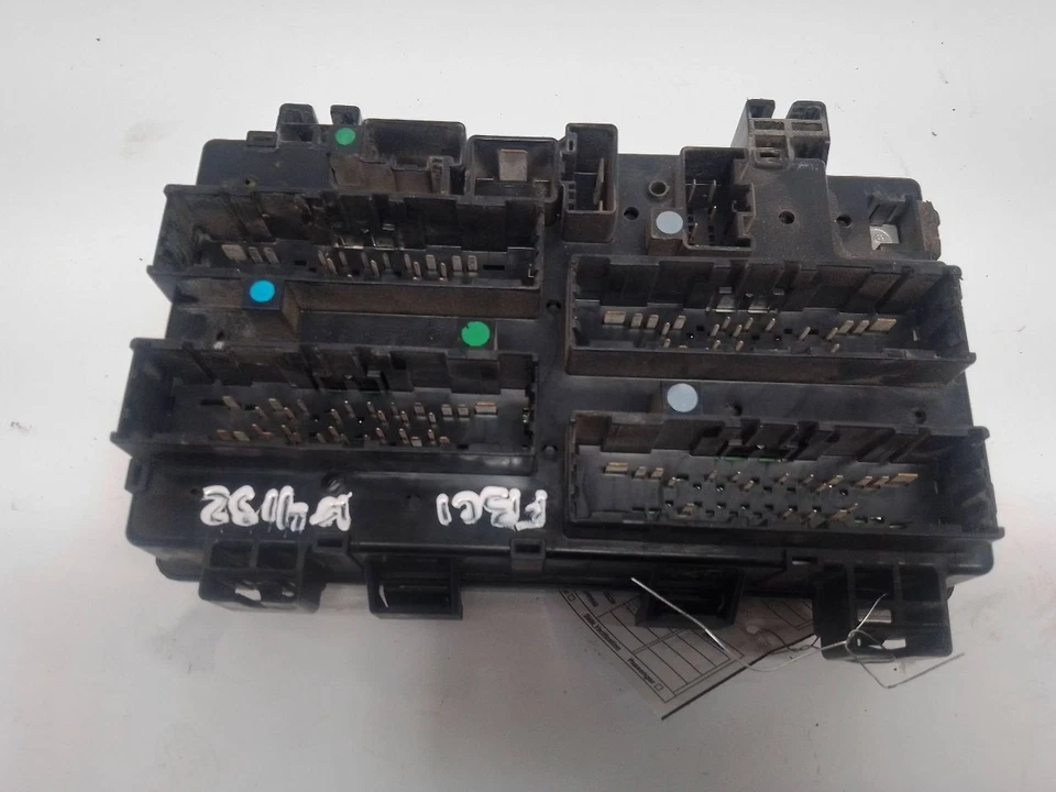 68243265AD TIPM módulo de alimentación caja de fusibles de Dodge RAM 2500 11988318 2015 Foto 2 de 4