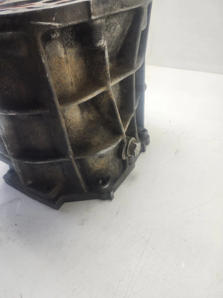 1988-1999 Jeep Cherokee 4.0 5 Speed Front Case Half AX15 01201600 OEM  - Image 4 of 4