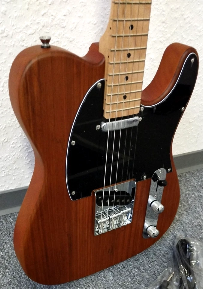 E-Gitarre 4/4  im  braune Farbe (matt) - Bild 3 von 4