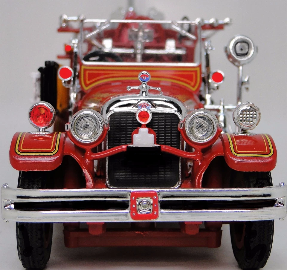 Camión de Bomberos Antiguo Rojo Clásico De Colección Metal Dream Model Car Pickup Promo Foto 3 de 4