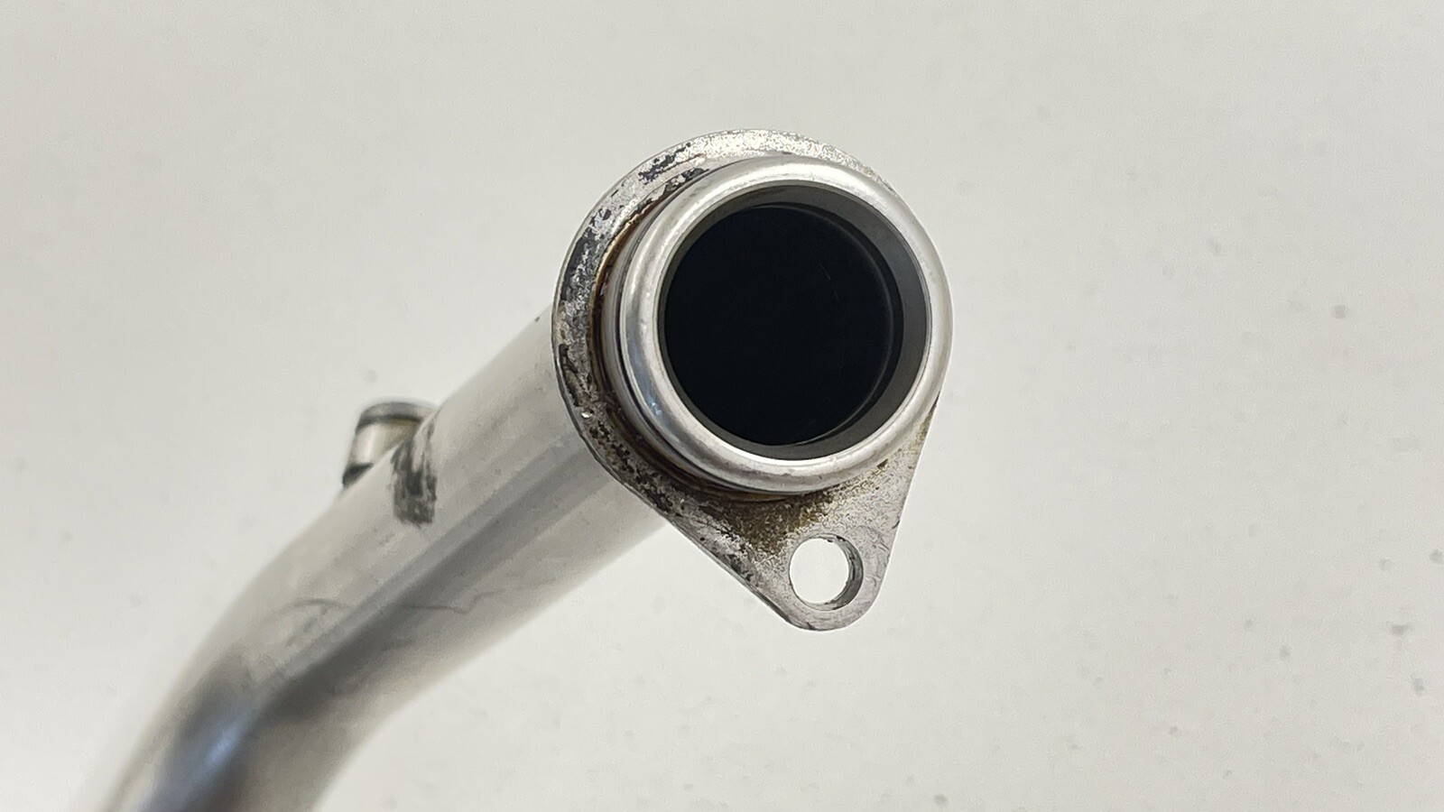17-22 AUDI R8 PLUS OIL RESERVOIR TANK PRESSURE PIPE TUBE HOSE LINE CARRIER OEM
