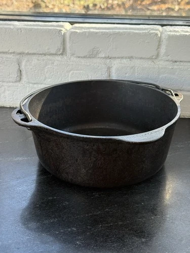 Vintage Griswold Cast Iron Dutch Oven No.8 Tite Top Large Pot 9.75”