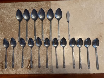 Vintage Customcraft Fluer De Lis Set Of 19 Soup/Dinner/Serving Spoon Stainless
