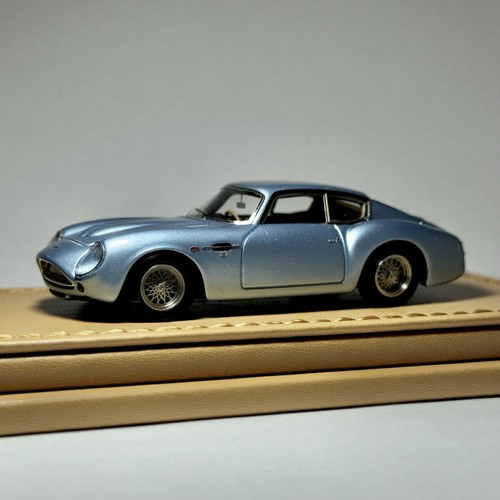 DMH Aston Martin DB4 Zagato 1:64 Light Ice Blue Ltd. 199 No Make Up Bbr Mr scm