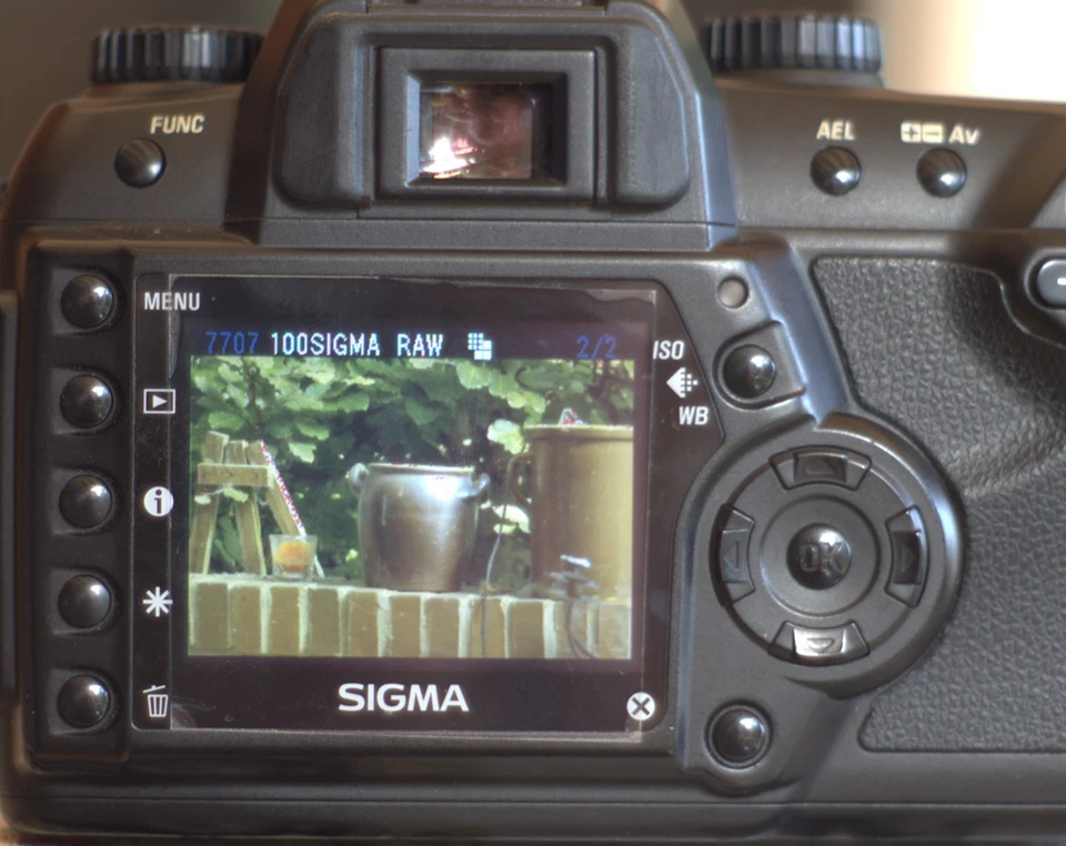 Sigma SD 14 14MP Digitalkamera - Schwarz und Objektiv - Bild 4 von 4