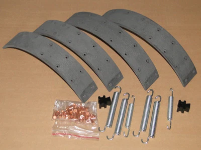 DEL - DELEGRO Bremsbeläge + Bremsfeder Fußbremse für Deutz D25 D30 4005 4006 Traktor Feder