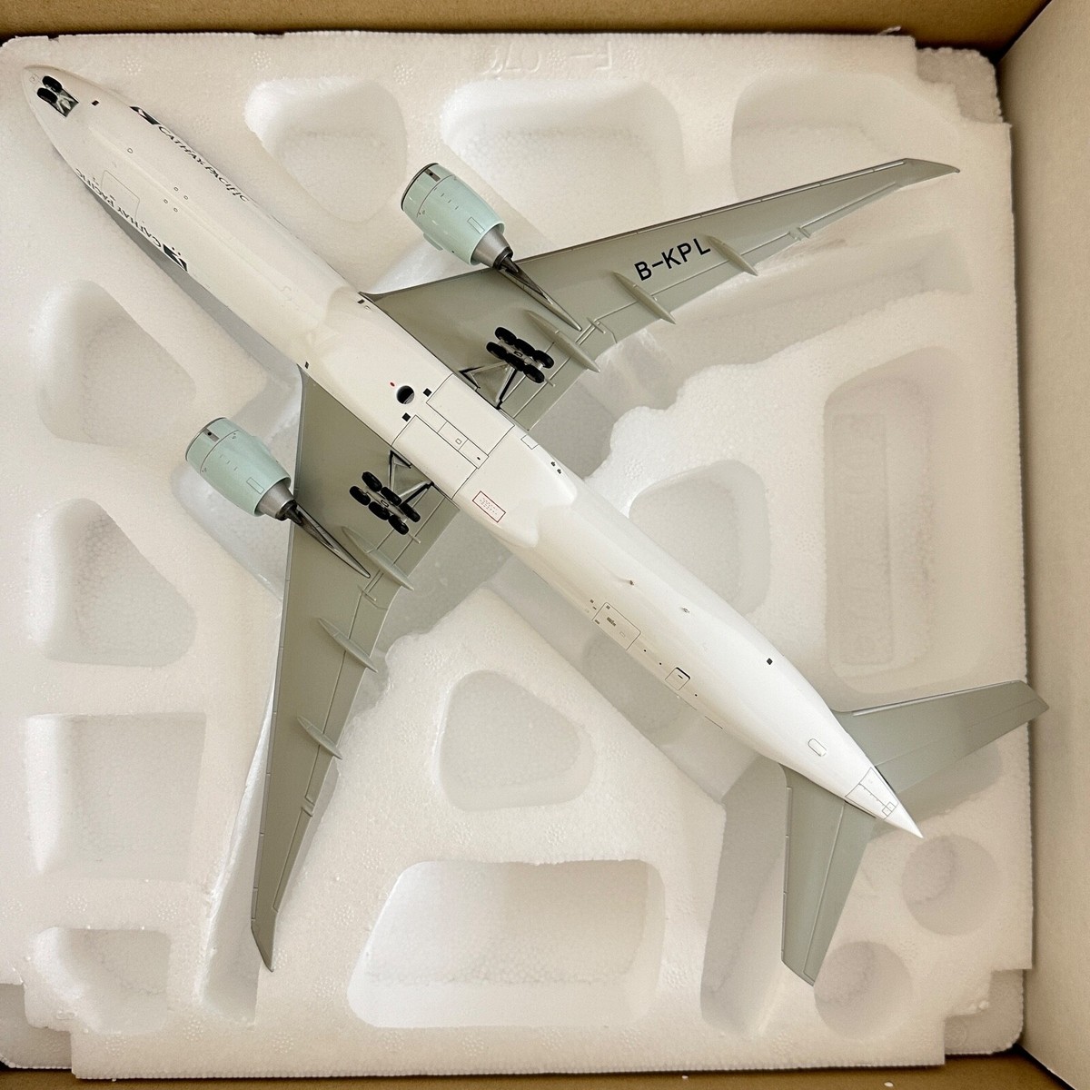 1/200 Diecast Cathay Pacific OneWorld B-777-367 ER Airlines 1/200 Diecast Cathay Pacific OneWorld B-777-367 ER Airlines