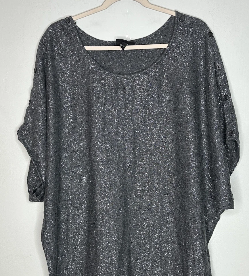 Suéter Lane Bryant metálico gola barco cinza curto quimono mangas botão 22/24 - Imagem 3 de 4