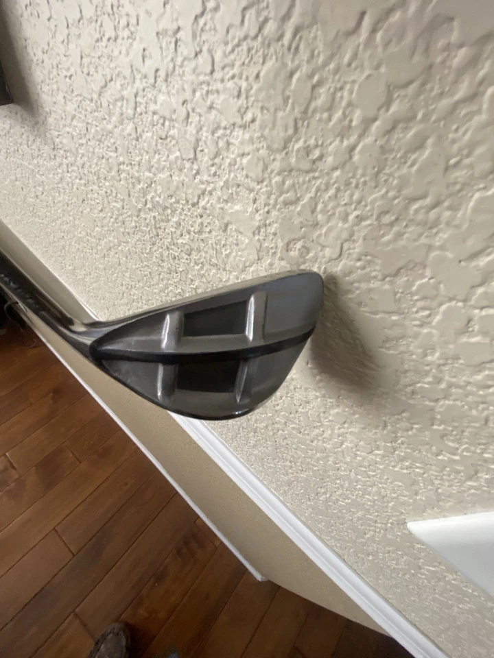 Alien Driving Iron. 16*. RH. Near Mint . Graphite. 40” - Image 3 of 4