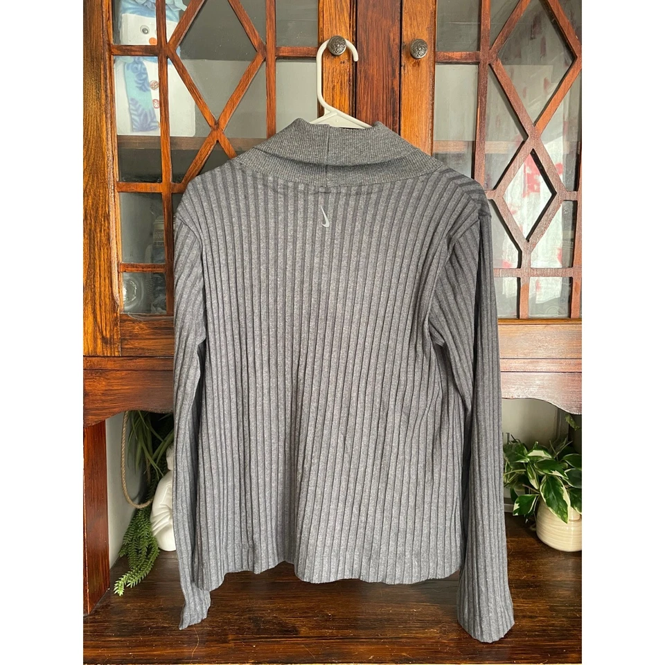 Suéter Top Nike Yoga Cuello Chal Acanalado Para Mujer Talla M Gris Manga Larga Foto 3 de 4