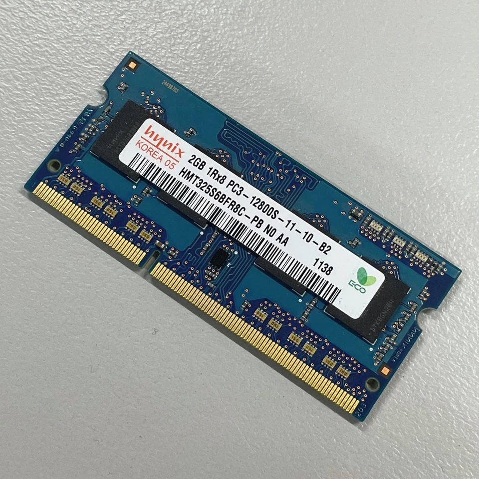 Hynix 2GB DDR3 RAM PC3-12800 1600MHz non-ECC Unbuffered C11 HMT325S6BFR8C-PB - Image 2 of 3