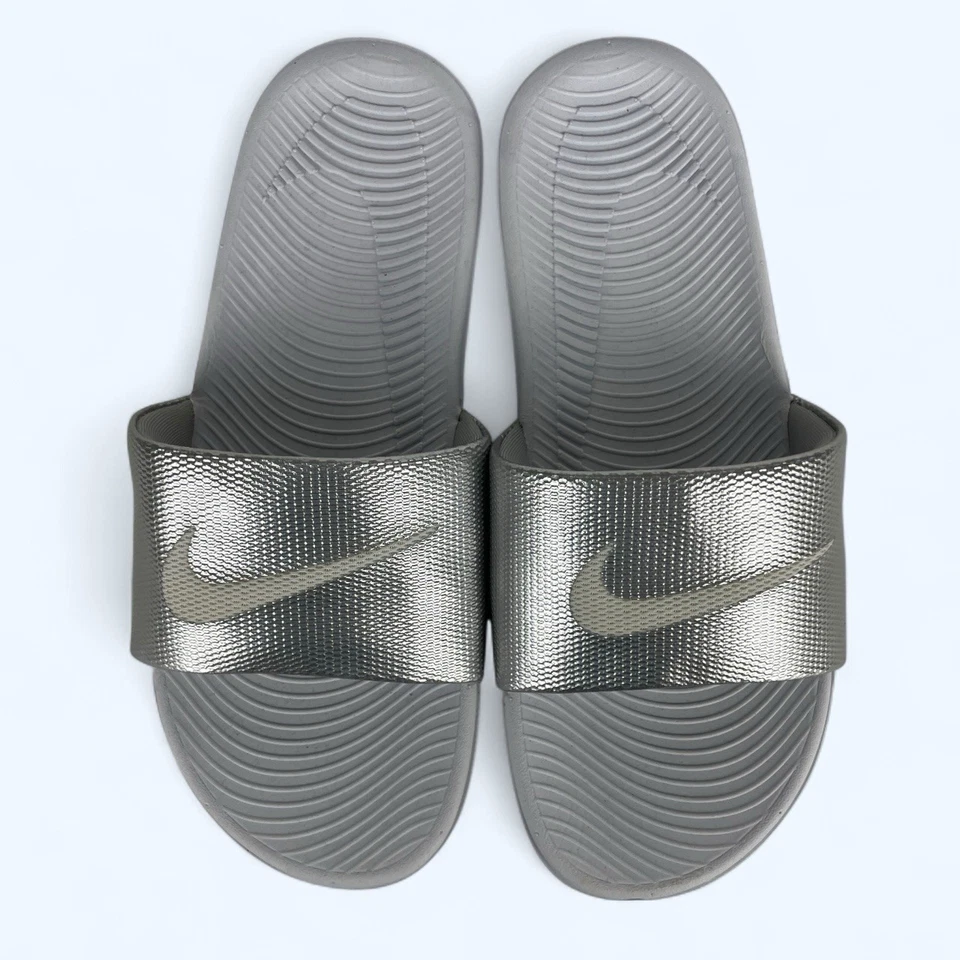 Nike Kawa Slide Mujer Talla 8 Metalizado Plata Blanco Plantilla 834588-102 Foto 4 de 4