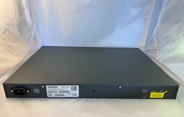 Avaya Ethernet Routing Switch 2526T-PWR  24 Port + 2 Combo SFP  AL2515A11-E6 - Image 3 of 4