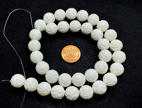 AAA Iridescent White Mother of Pearl MOP Shell Hand Carved Round Beads RNF129 - Picture 5 of 5