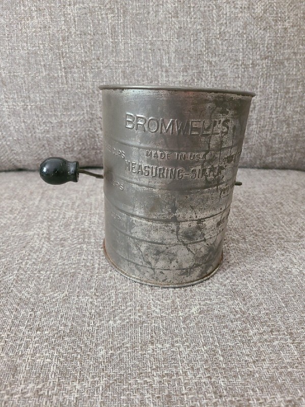 Vintage Bromwell’s Metal Measuring Sifter 