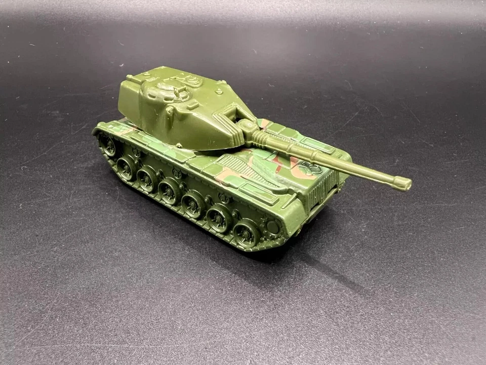 Vintage Hot Wheels Big Bertha Tank Camo Green 90s Blue Card Era Mint Condition - Image 3 of 4