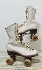 Vintage Gil Ash White Leather Roller Skates Chicago Baseplate  wood Wheels 1914