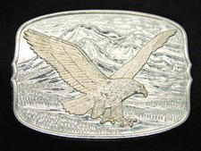 TC03105 VINTAGE 1970s BALD EAGLE ART GOLDTONE SILVERTONE BELT BUCKLE