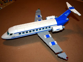 3181 LEGO CITY Passenger Plane 2 Minifigures Tow & Baggage Truck - 95% Complete