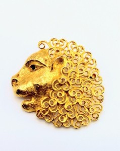 Authentic Signed Jeanne Ornate Gold Plated Openwork Lion Head Brooch 1970's Mint