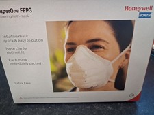 Box of 16 FFP3 Disposable Latex-Free Dust Masks PPE