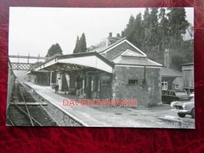 PHOTO  LLANDILO RAILWAY STATION 3/4/76