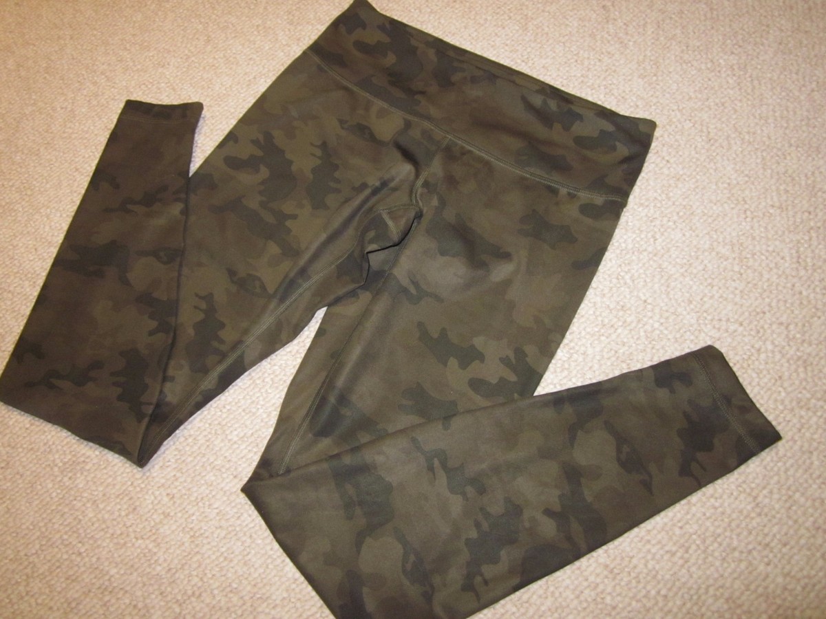 Lululemon Wunder Under Pants Camo Luxtreme Size