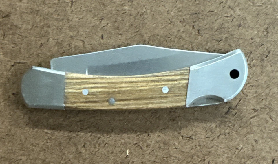 "Cuchillo Winchester Lasso Lockback con mango de madera 4"" cerrado" Foto 4 de 4