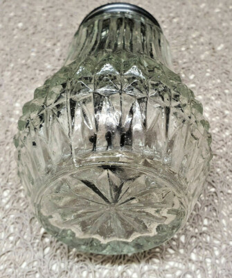 ANCIEN SUCRIER NEUF AVEC BEC VERSEUR ET POUSSOIR EN INOX