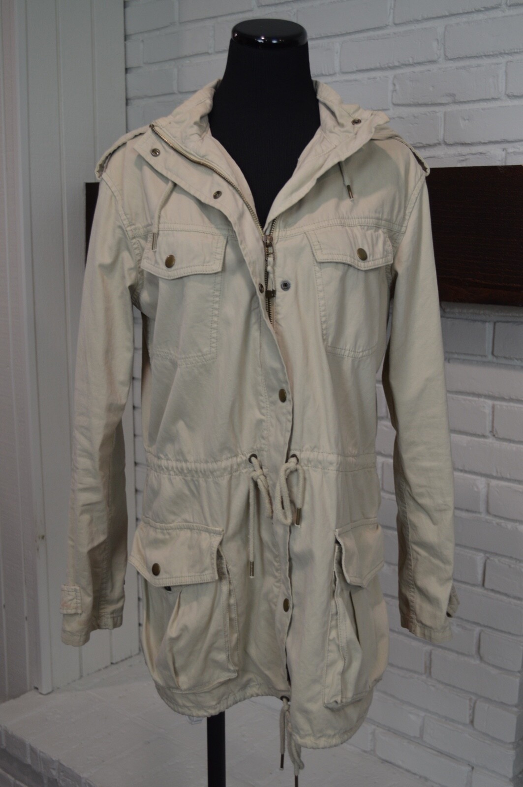 ARITZIA TALULA Trooper Jacket Tan Beige Cargo Anorak … Gem
