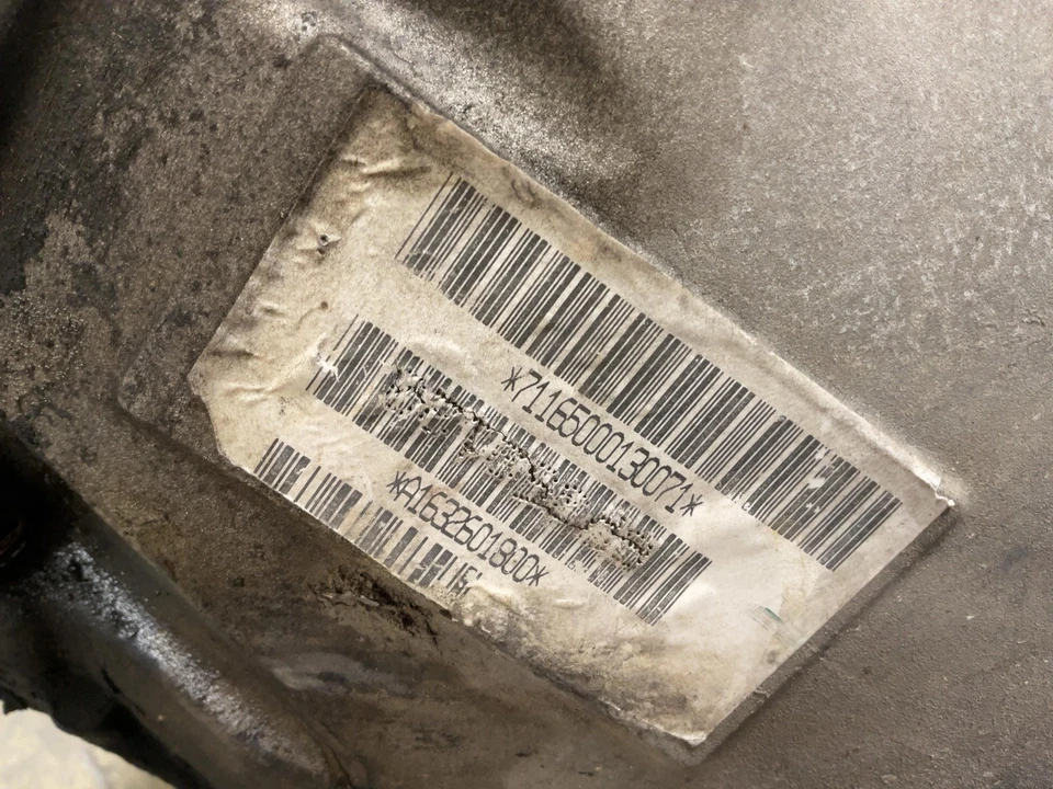 Carcasa campana transmisión delantera manual 6 velocidades Jeep TJ Wrangler 2005-2006 19911 Foto 3 de 4