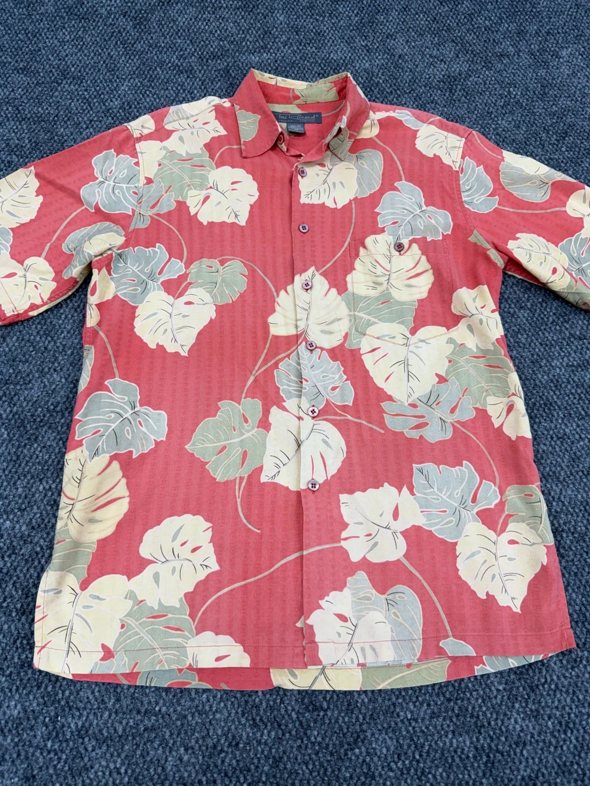 Tori Richard Men's Medium 100% Silk Hawaiian Tropical Short Sleeve Button Shirt