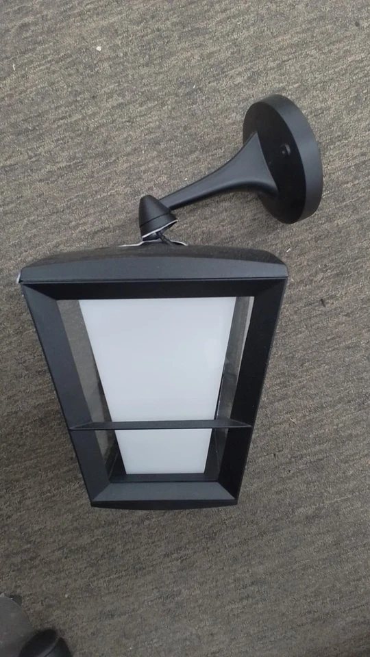 Philips Hue Econic 户外智能壁灯具 颜色 Ambiance Smart Broken — 第 2/3 张图片