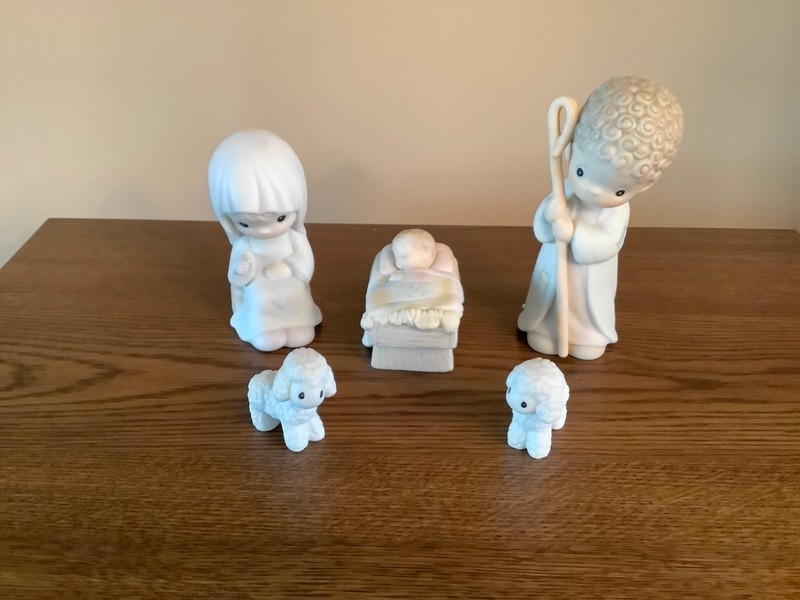 Precious Moments Enesco 142735 "The Nativity" 3 Piece with 2 Bonus Lambs.